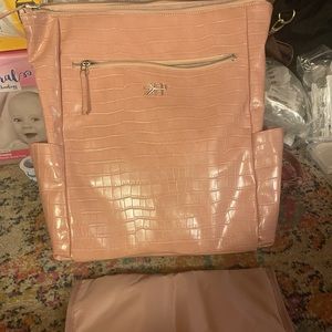 Freshly Picked the minimal diaper backpack